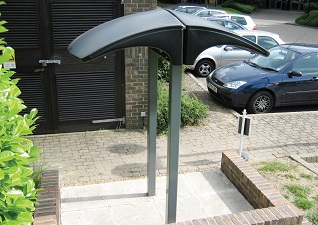 Eclipse™ back-to-back waiting canopy in car park