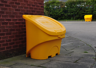 Nestor™ 400 litre winter safety grit salt storage bin in yellow with grit/salt lid