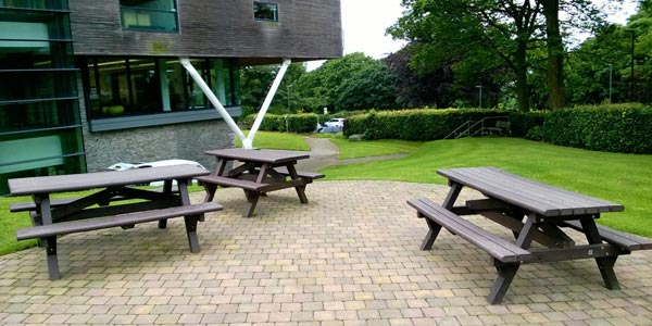Picnic Table Service Station